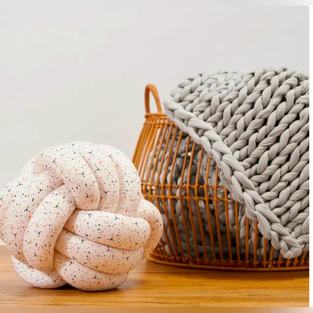 BEARABY Hugget Knot Organic Cotton Accent Pillow NEW